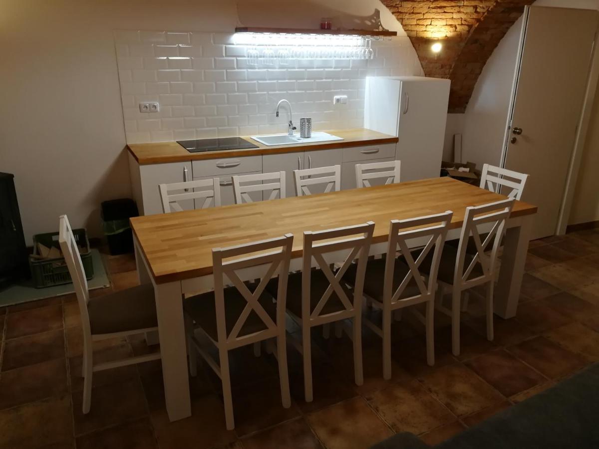 Apartmany Habanska, Cely Dum Pouzdrany ภายนอก รูปภาพ