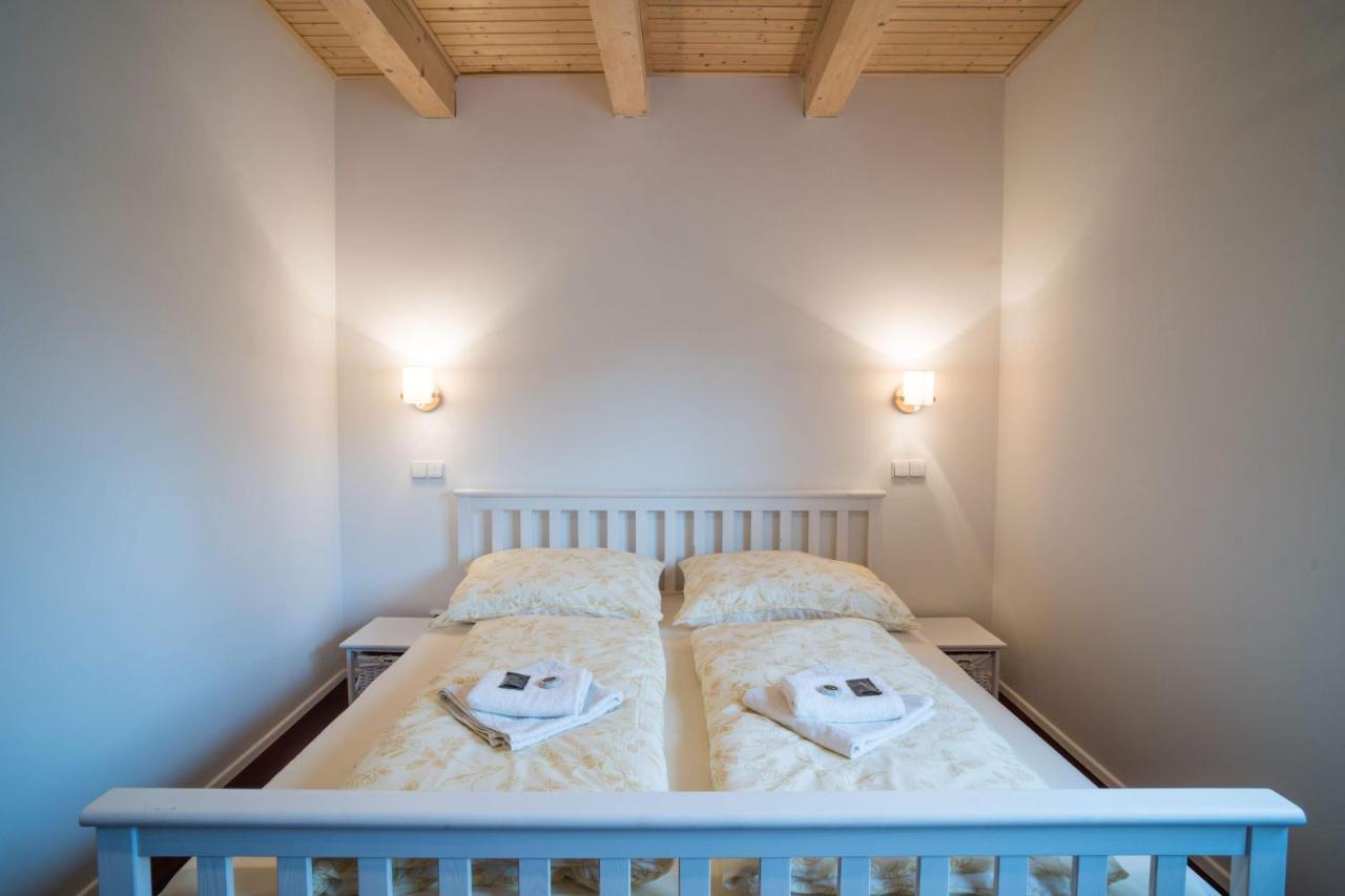Apartmany Habanska, Cely Dum Pouzdrany ภายนอก รูปภาพ