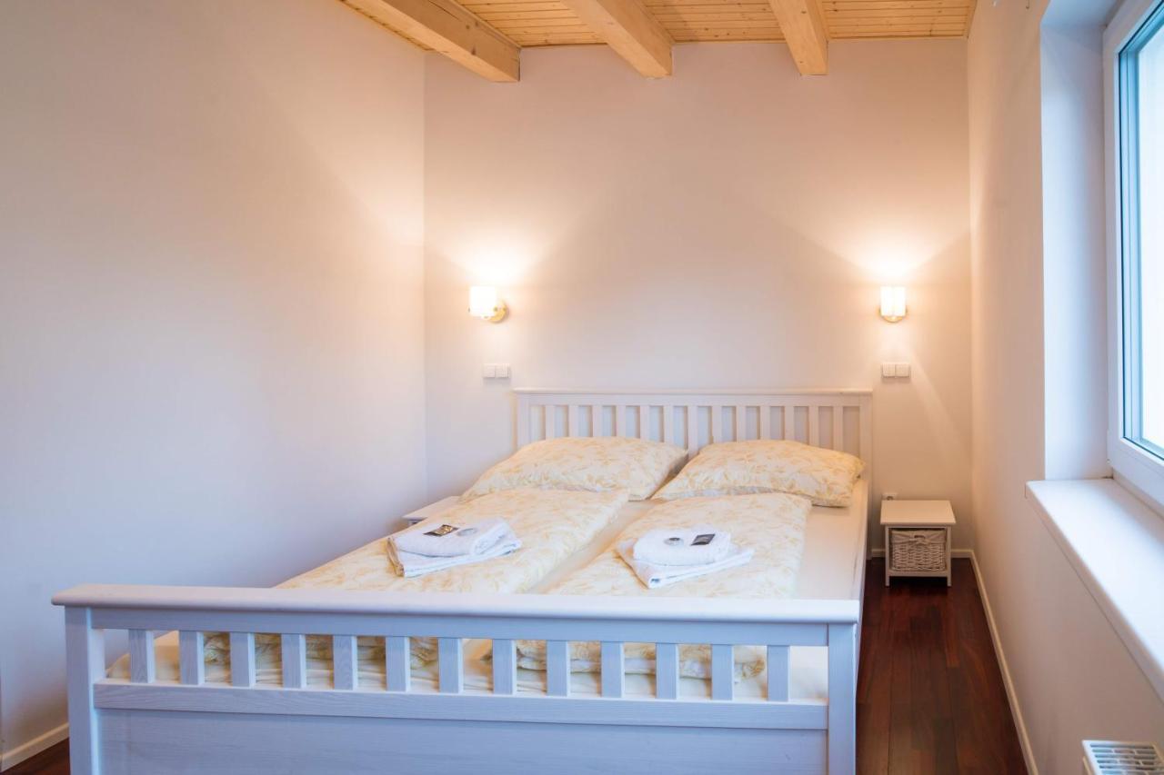Apartmany Habanska, Cely Dum Pouzdrany ภายนอก รูปภาพ