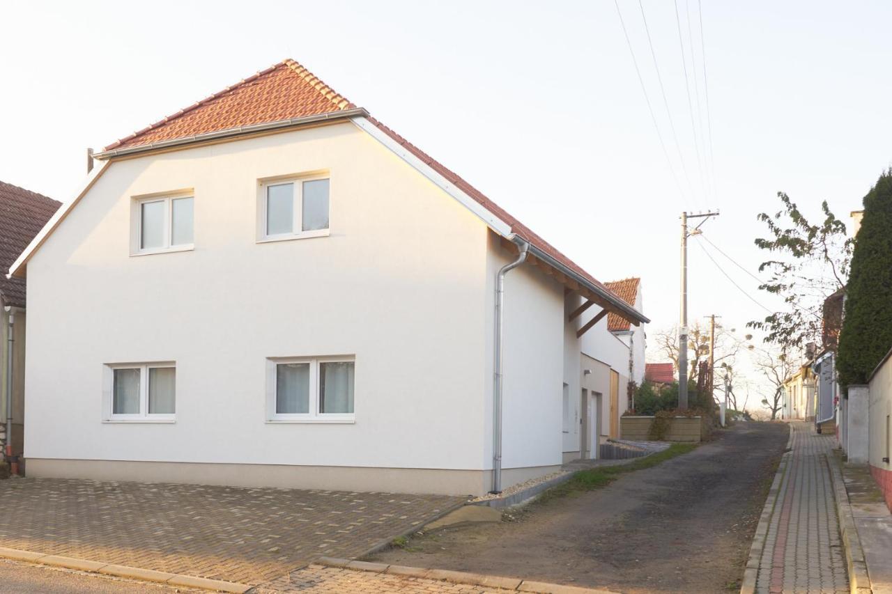 Apartmany Habanska, Cely Dum Pouzdrany ภายนอก รูปภาพ