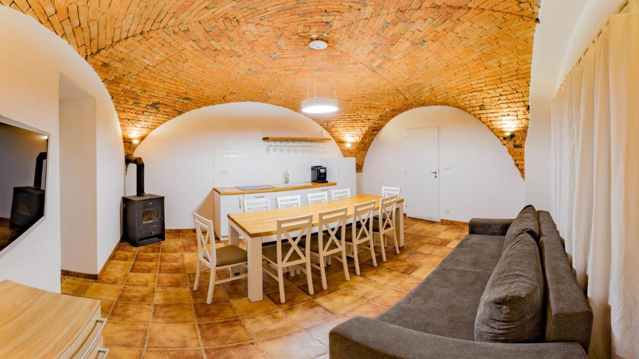 Apartmany Habanska, Cely Dum Pouzdrany ภายนอก รูปภาพ