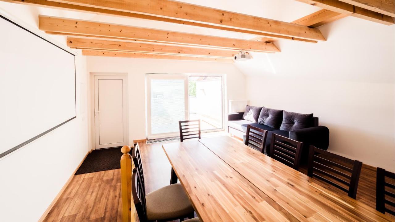 Apartmany Habanska, Cely Dum Pouzdrany ภายนอก รูปภาพ